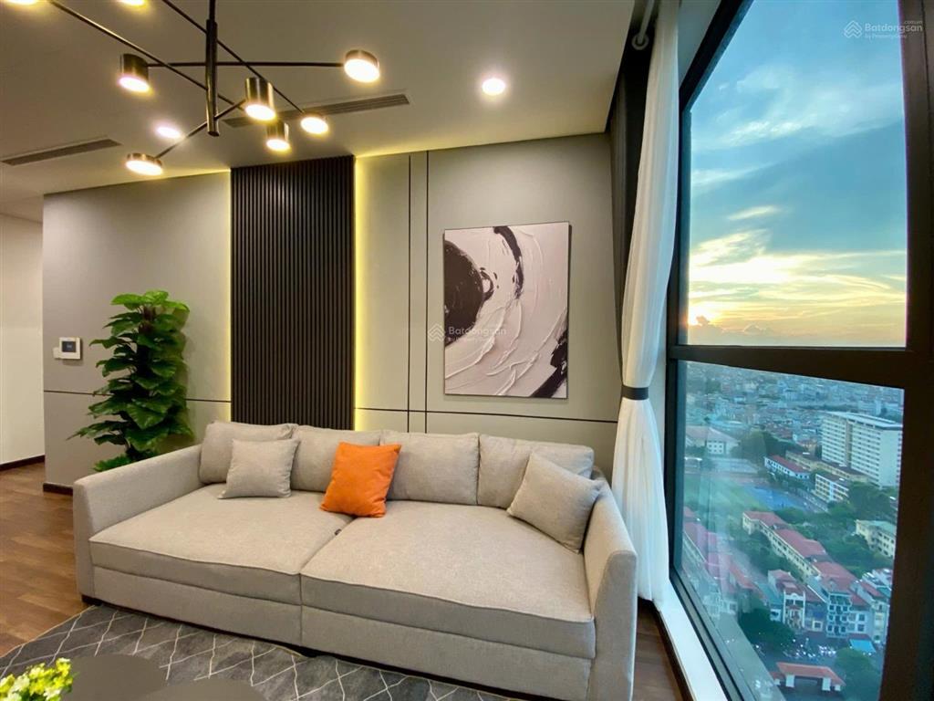 Hot  cho thuê căn 3 phòng ngủ giá 20 tr/th tại the gloria nguyên hồng, full đồ, vào ở ngay