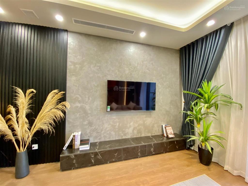 Cho thuê căn hộ vinhomes nguyễn chí thanh, 1pn, 55m2, giá 16 tr/th.  0911 400 ***, vào ở ngay