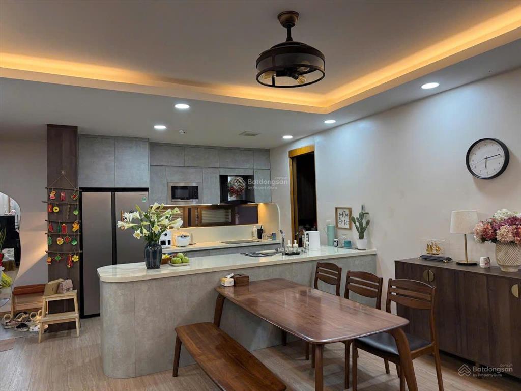 Cho thuê căn 3 phòng ngủ đủ đồ tại hapulico vũ trọng phụng, giá 16 tr/th