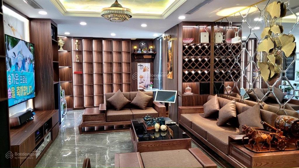 Hot  cho thuê căn hộ vinhomes nguyễn chí thanh, 3pn, giá 24 triệu/th.  0911 400 ***