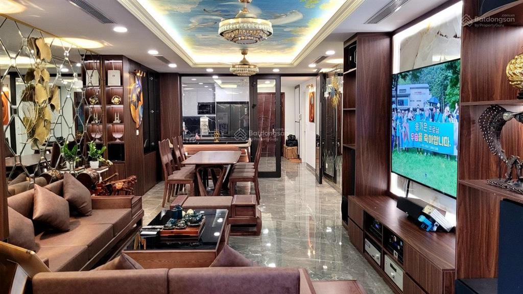Hot  cho thuê căn hộ vinhomes nguyễn chí thanh, 3pn, giá 24 triệu/th.  0911 400 ***