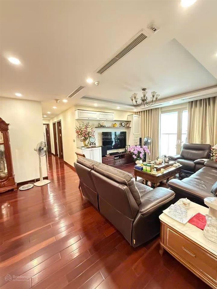 Cho thuê căn hộ ngọc khánh plaza, 140m, 3 phòng ngủ đủ đồ, view đẹp