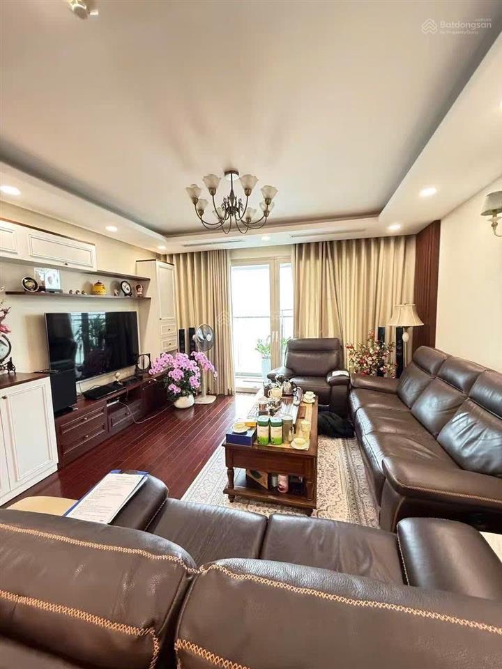Cho thuê căn hộ ngọc khánh plaza, 140m, 3 phòng ngủ đủ đồ, view đẹp