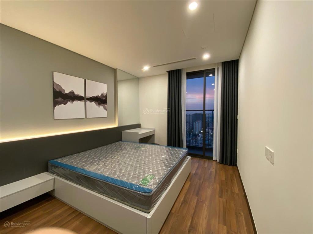 Cho thuê căn 2 ngủ tại the ninety complex  90 láng mới, miễn phí dv, giá 16 tr/th