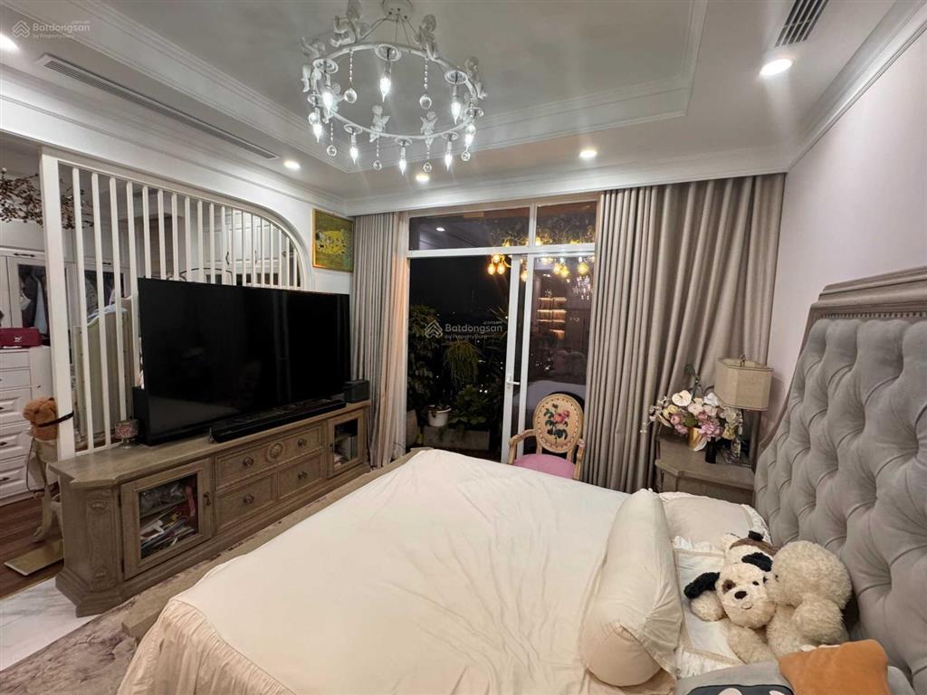 Cho thuê căn hộ golden palm 3 phòng ngủ, thoáng, đẹp, đủ đồ từ 18 tr/th,  0911 400 ***