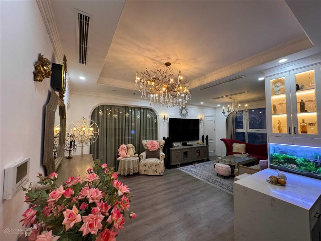 Cho thuê căn hộ golden palm 3 phòng ngủ, thoáng, đẹp, đủ đồ từ 18 tr/th,  0911 400 ***