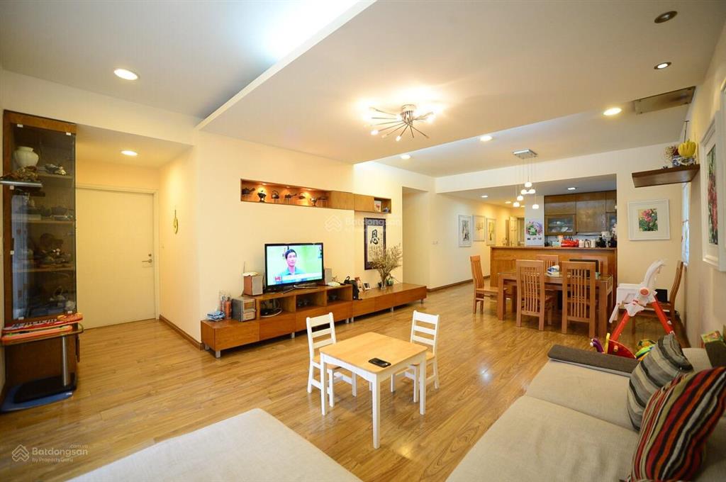 Cho thuê căn hộ liễu giai tower, 2pn, đủ đồ giá 17 tr/th.  0911 400 ***, vào ở ngay