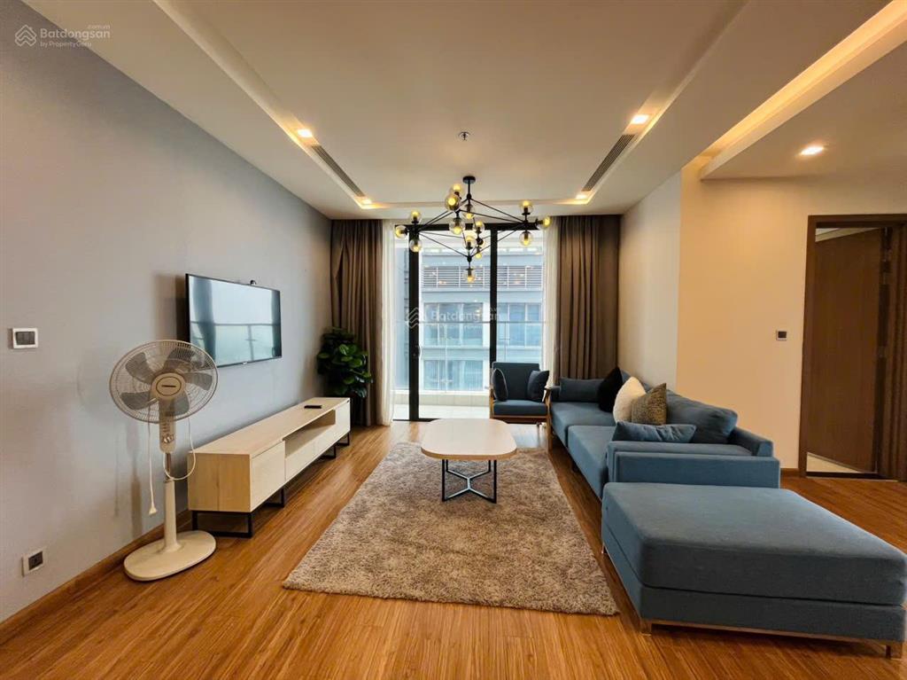 Căn hộ 3 phòng ngủ, 3wc, 150m, cho thuê tại brg lê văn lương, đủ đồ, tầng cao đẹp