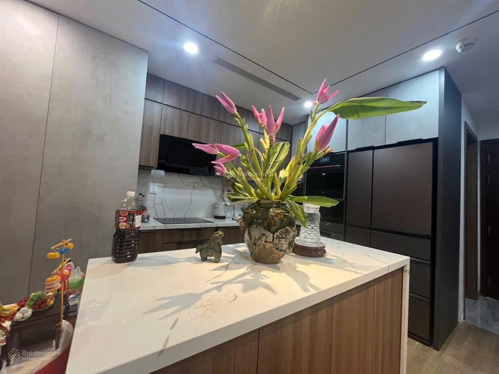 Cho thuê căn hộ tân hoàng minh 36 hoàng cầu, 151m2, 4 phòng ngủ, full đồ,  0911 400 ***