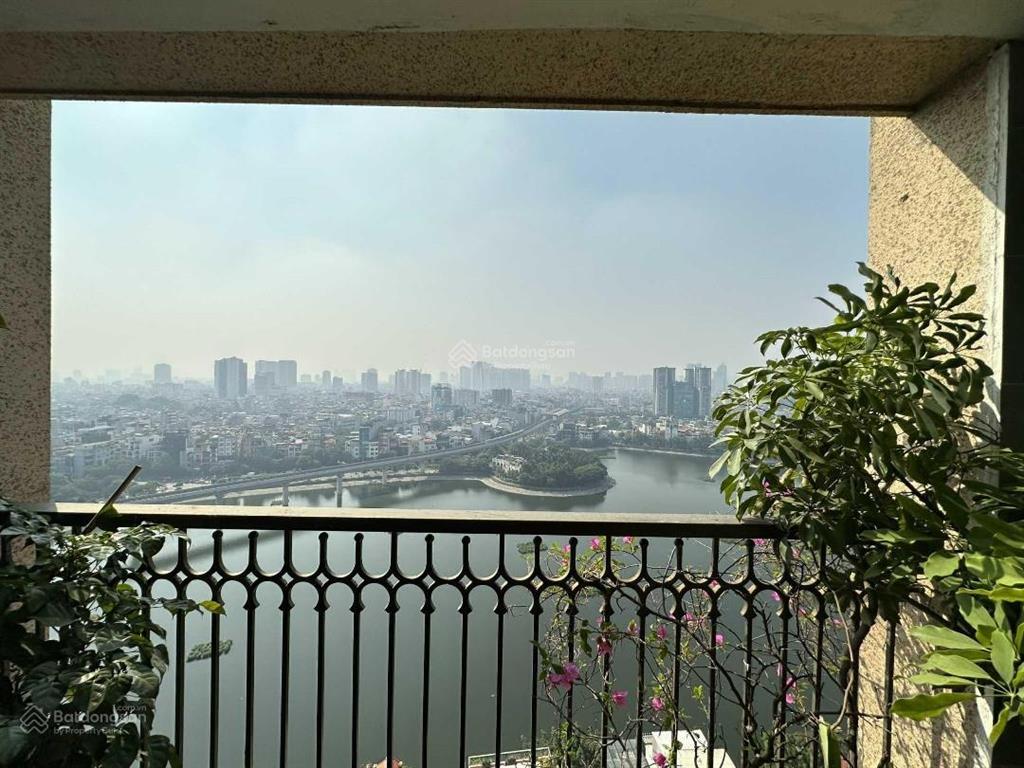 Cho thuê căn hộ tân hoàng minh 36 hoàng cầu, 23 phòng ngủ, view hồ, có slot xe,  0911 400 ***