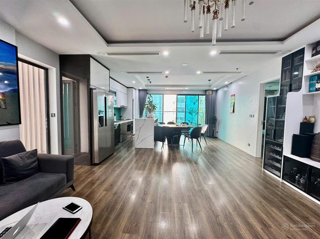 Bán căn góc 3pn full nội thất xịn diện tích 134,6m2 tầng đẹp view thoáng giá 11.450tỷ hđmb