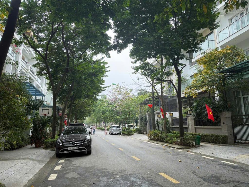 Chính chủ cần cho thuê nguyên căn liền kề ciputra thiết kế 4pn dt 140m2 giá 30tr/tháng, 0967 175 ***