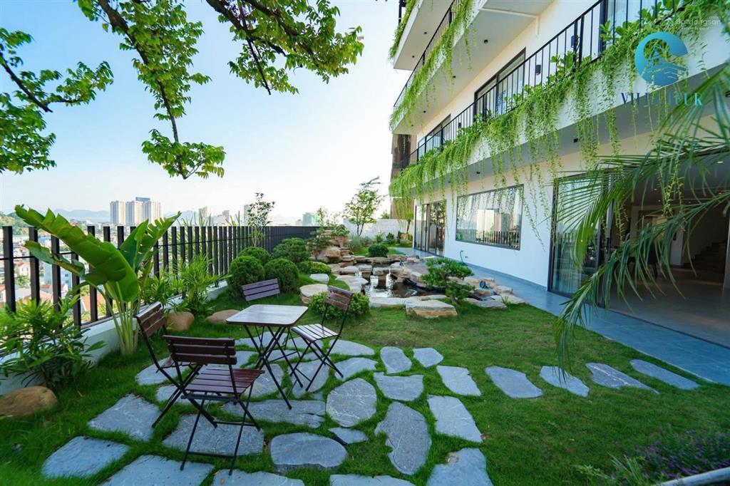 Bán gấp khách sạn tại phường tuần châu, 189 tỷ vnd, 2399 m2. 100 phòng dịch vụ. doanh thu tốt