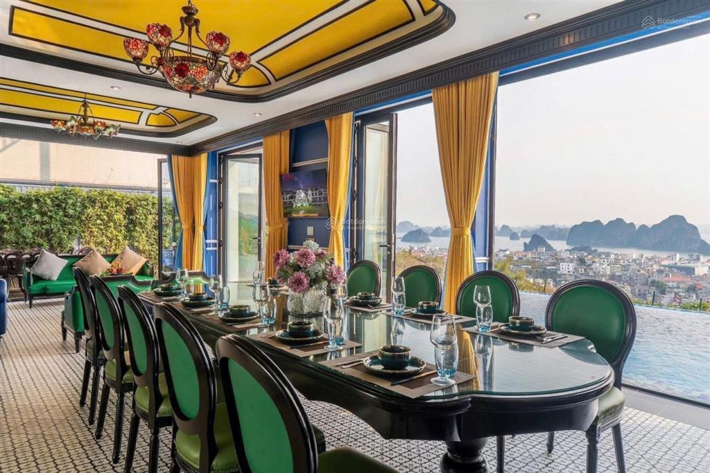 Bán gấp khách sạn tại phường tuần châu, 189 tỷ vnd, 2399 m2. 100 phòng dịch vụ. doanh thu tốt