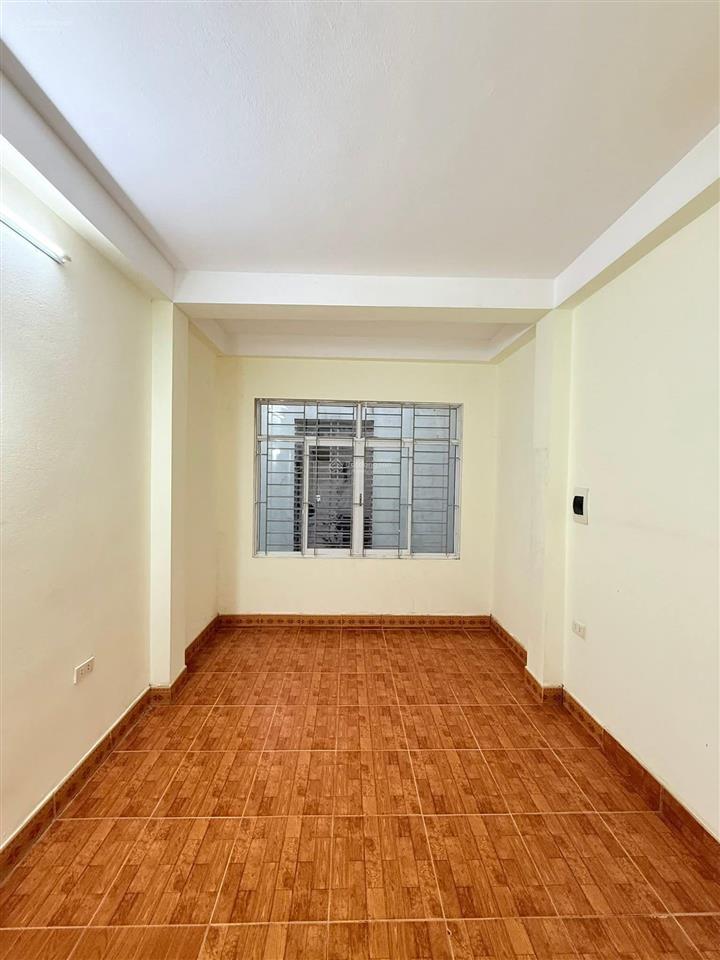 Bấn gấp nr tại cổ nhuế, 38 tỷ, 300m2. mt 7m hậu 14m. ô tô vào nhà. rất cần bán để thanh khoản nhanh