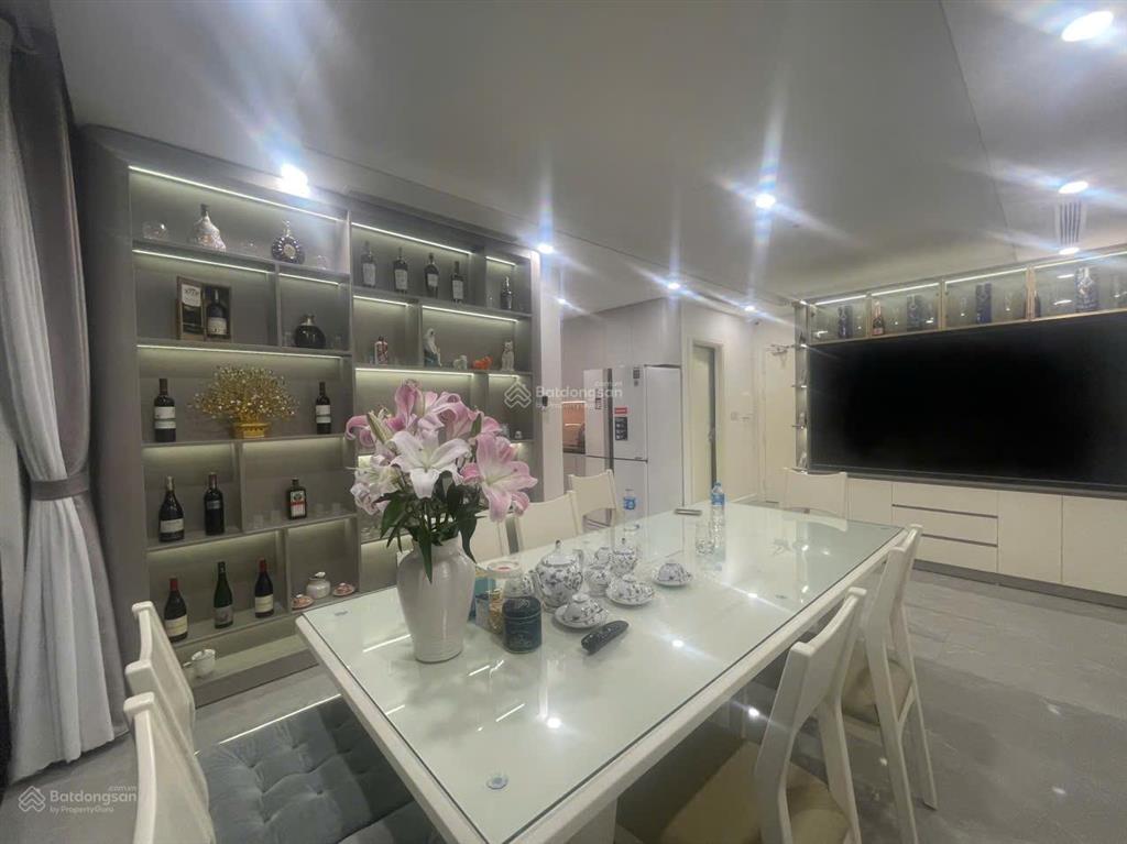 Cho thuê chung cư 2pn, 2wc, 80m2 tại sunshine green iconic, 18 triệu vnd