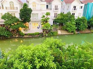 Sở hữu biệt thự hoa sữa 250m2 view sông đẳng cấp nhà hoàn thiện đẹp, vị trí đường thông, giá 125 tỷ