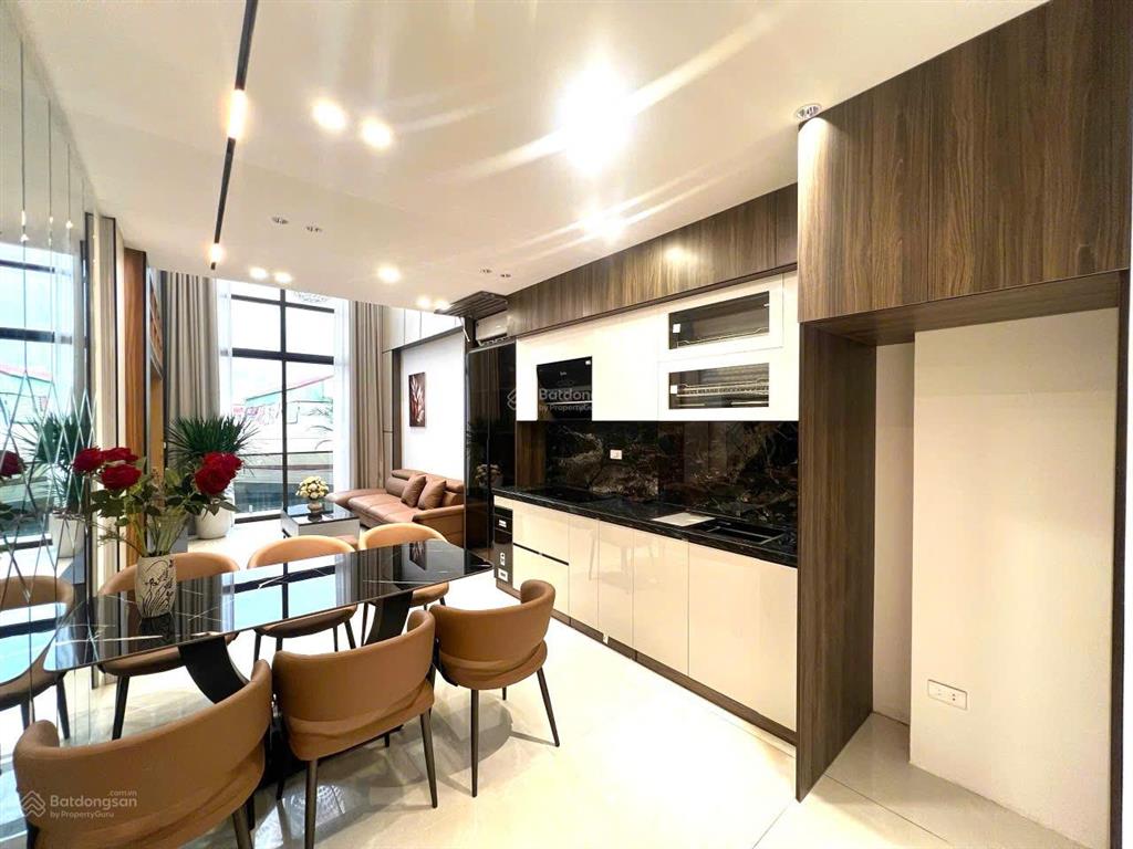 Bán nhà mặt phố hoa lâm, 13,8 tỷ, 45,5m2, 4pn, 6wc, q. long biên, thang máy hiện đại