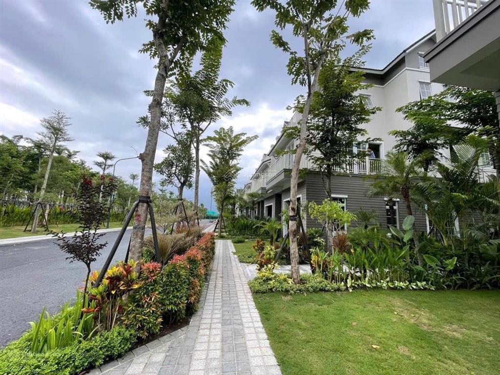 Bán nhà phố eco retreat 6,5 x 21m, thiết kế 1 trệt, 2 lầu, 1 tum
