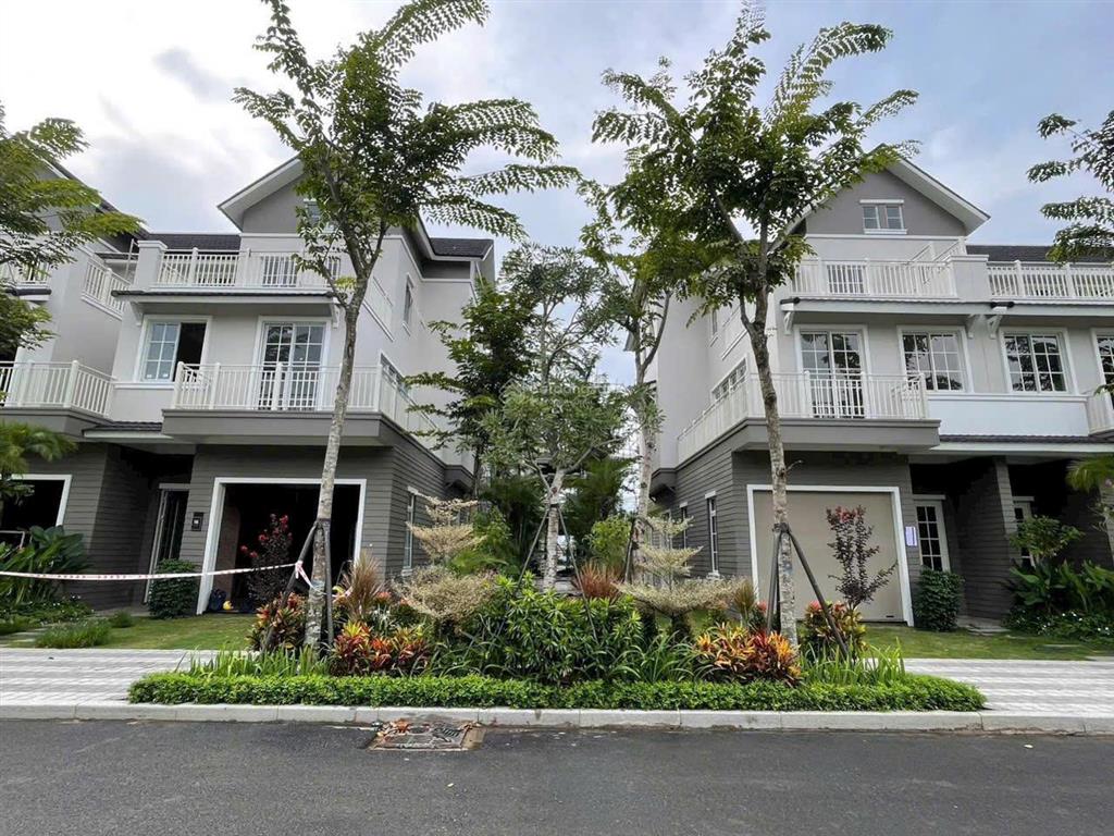 Bán nhà phố eco retreat 6,5 x 21m, thiết kế 1 trệt, 2 lầu, 1 tum