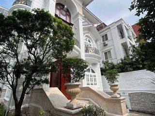 Giảm sâu 17 tỷ bán gấp  compound hoa hồng  trần não. dt 10x30m 4 tầng  full nt giá chỉ 55 tỷ