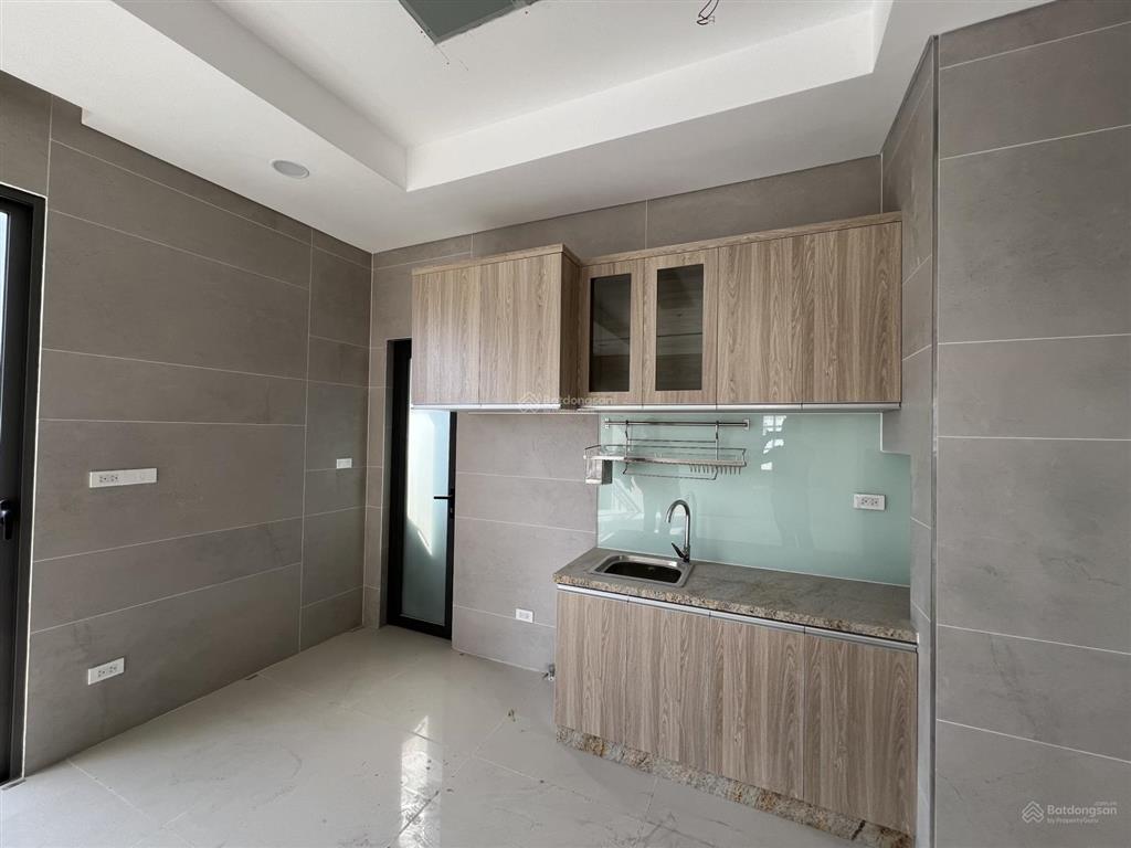 Bán tòa chdv đường tân kỳ tân quý  10x25m  hầm 5 tầng  hdt 205tr/tháng  giá bán 35 tỷ