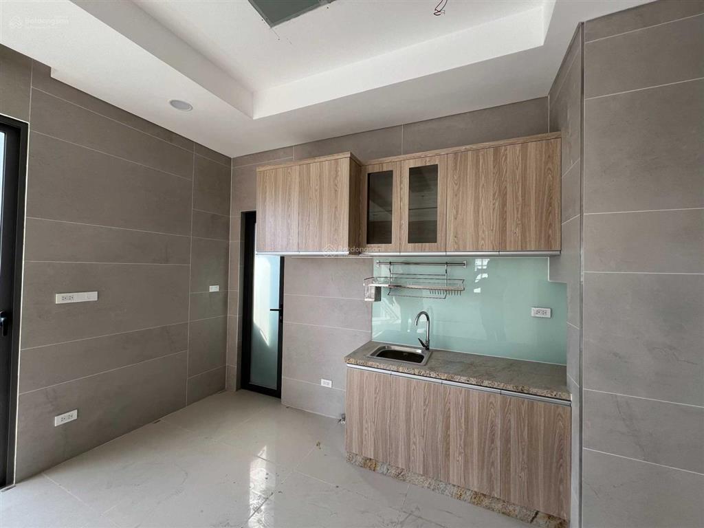 Ngay sân bay 45tỷ giảm còn 33tỷ! mt hậu giang + trường sơn, p2, tb  8,5x30m, h + 4tầng  100tr/th