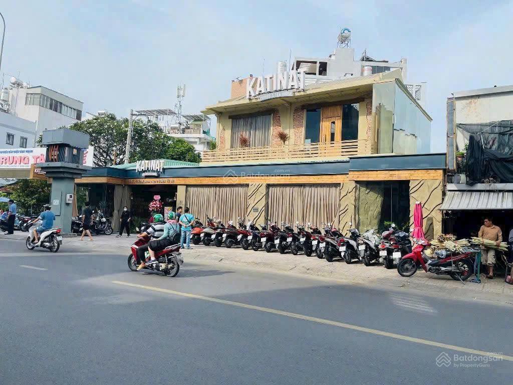 Khuôn đất lớn ngay mặt tiền cách mạng tháng 8  400m2  hầm 7 tầng  hdt 300tr/tháng  giá 56 tỷ