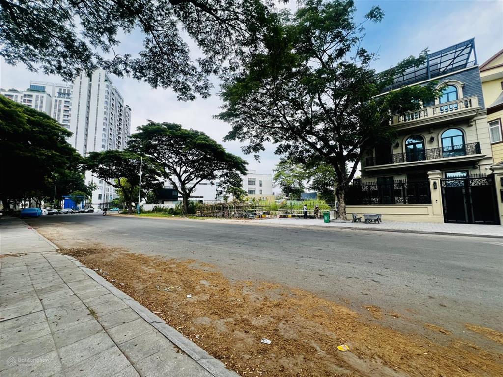 Chỉ 94 tr/m2  khuôn đất biệt thự khu compound, view sông quận 2  500m2, xd hầm 5 tầng  giá 47 tỷ