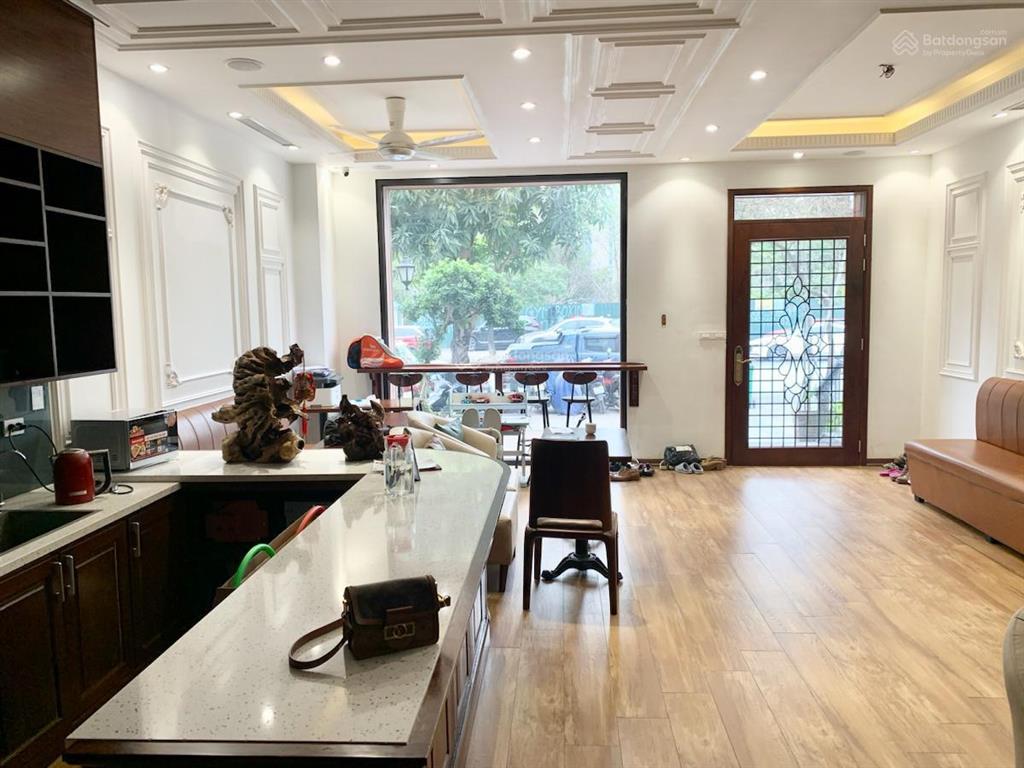 Bán nhà láng hạ 72m2  phân lô vip  mt 7.5m  ô tô đỗ cửa  35 tỷ.