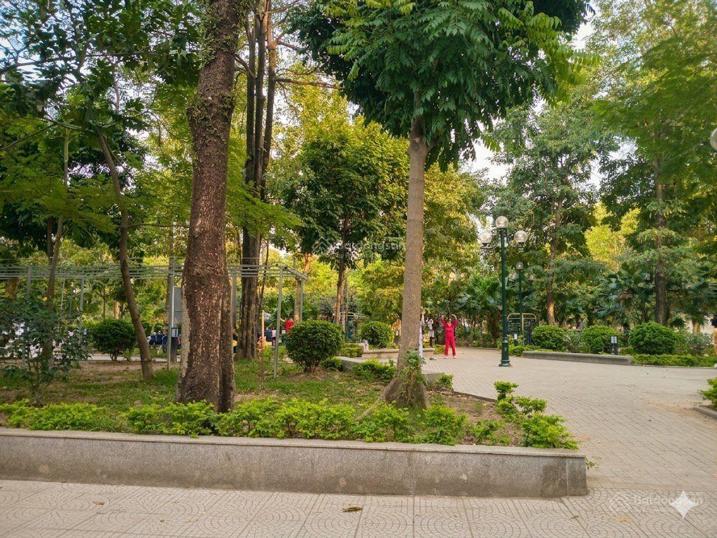 Bán nhà hoàng cầu  phân lô  80m2 x 6t thang máy  view vườn hoa  vỉa hè ô tô tránh  48.5 tỷ