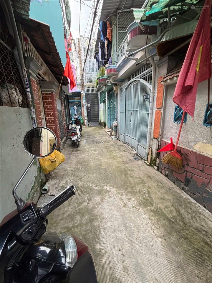 Nhà đang có việc can tiền bán gấp dt 42,7 m hẻm 3 m thông khu dân cư ổn định gần siêu thị emat