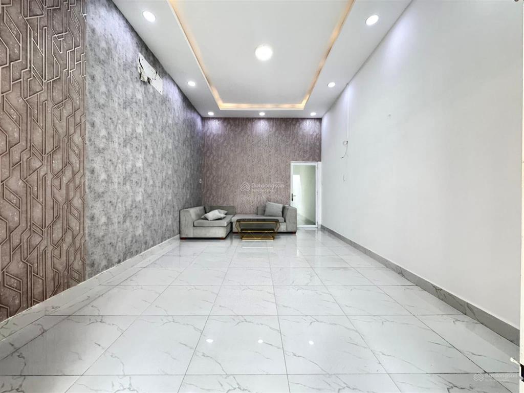 Nhà chính chủ bán gấp căn nhà siêu rộng siêu đẹp! dt chuẩn hot ngang 4m nở hậu 4m1 x 17m