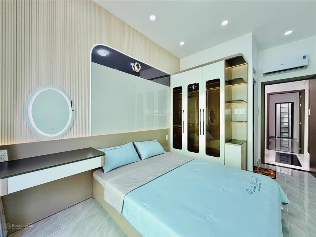 Nhà mới chính chủ can bán gấp dt ngang 3 no hậu 3,7 m dài 13 trệt lầu gồm 3 pn 3wc giá 5 tỷ 9 tl