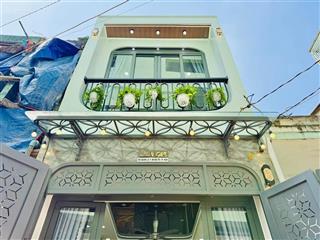 Nhà mới chính chủ can bán gấp dt ngang 3 no hậu 3,7 m dài 13 trệt lầu gồm 3 pn 3wc giá 5 tỷ 9 tl