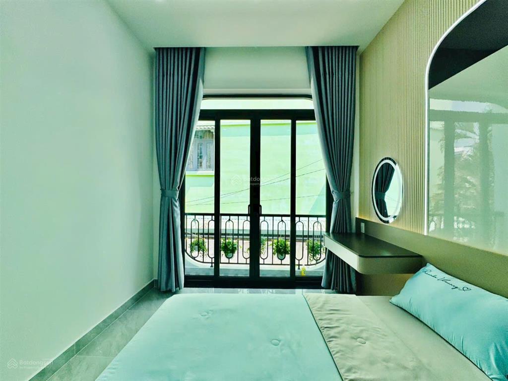 Nhà mới chính chủ can bán gấp dt ngang 3 no hậu 3,7 m dài 13 trệt lầu gồm 3 pn 3wc giá 5 tỷ 9 tl