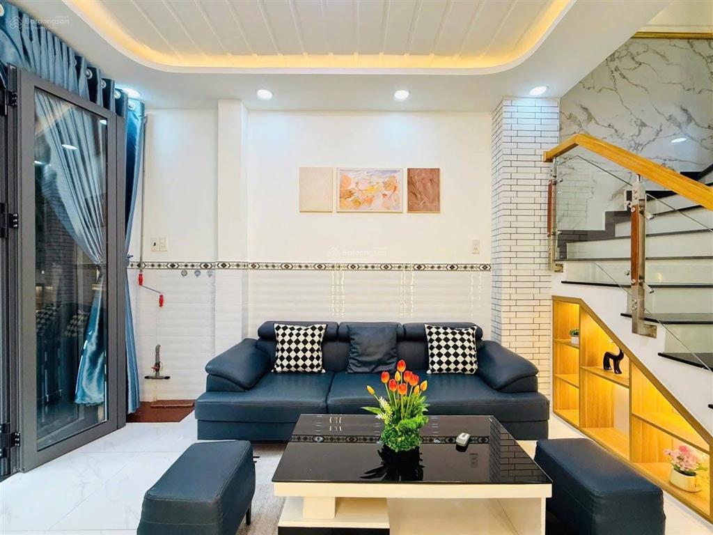 Nhà đuờng phan huy ich trệt 2 lầu có 3 pn 3wc giá  4.89 tỉ tl nhẹ