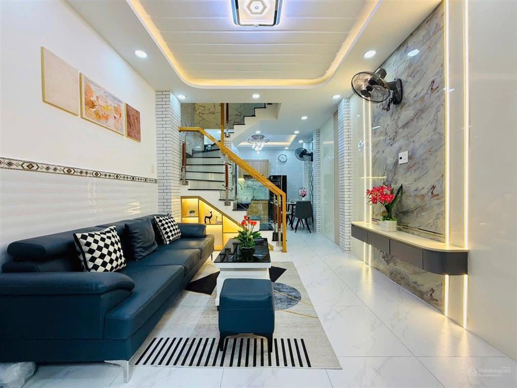 Nhà đuờng phan huy ich trệt 2 lầu có 3 pn 3wc giá  4.89 tỉ tl nhẹ