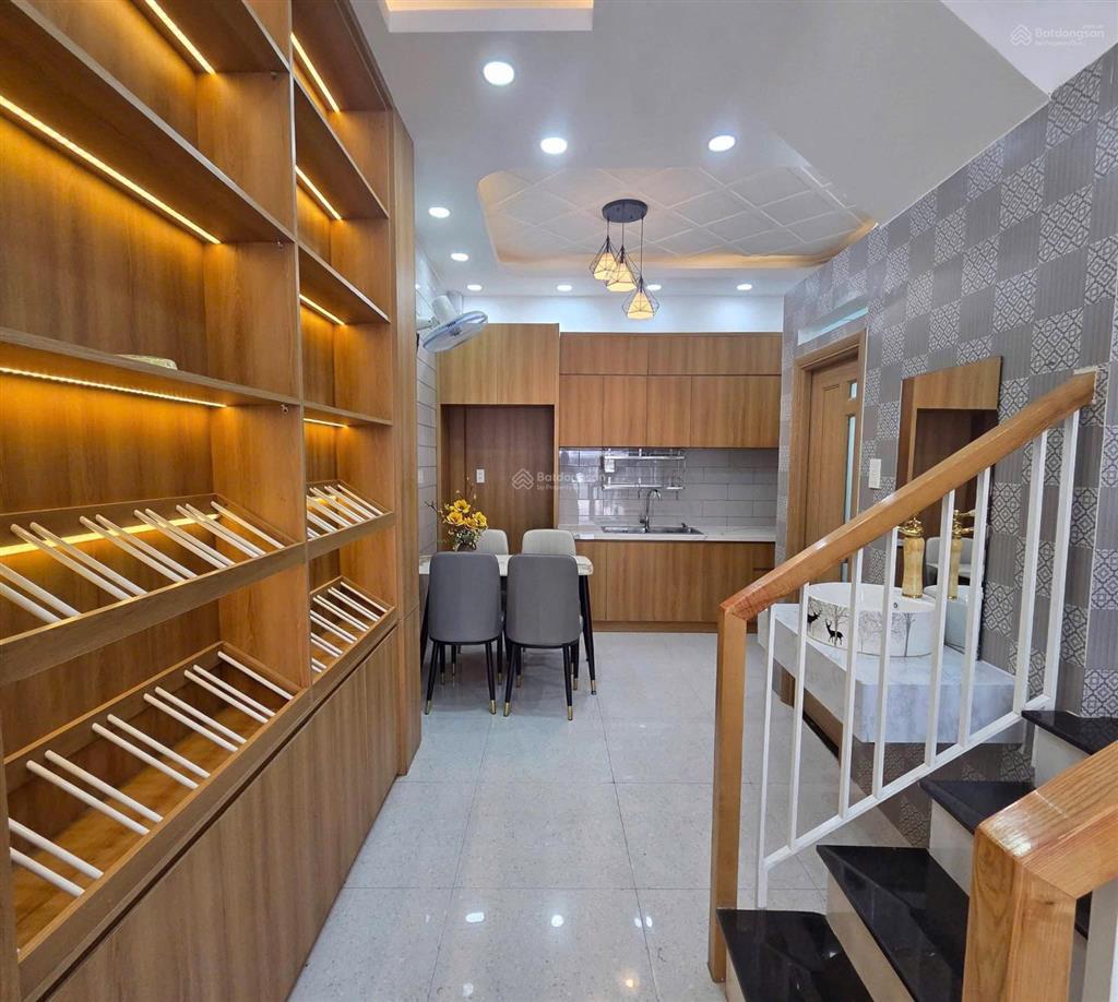 Nhà chinh chủ hẻm thông kinh doanh buôn bán đa ngành nghề diện tích 51 m trệt 3 lầu mới gia hơn 6 t