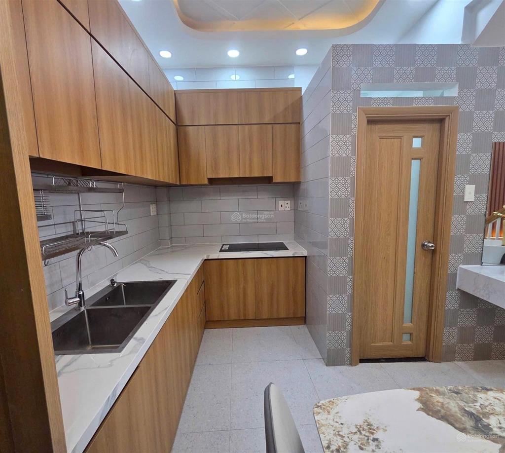 Nhà chinh chủ hẻm thông kinh doanh buôn bán đa ngành nghề diện tích 51 m trệt 3 lầu mới gia hơn 6 t