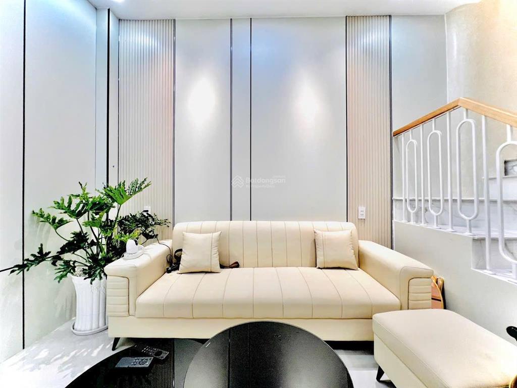 Nhà chinh chủ sổ riêng nguyễn văn quá dt sử dụng 44,5 m trệt lầu gồm 2 pn 2wc