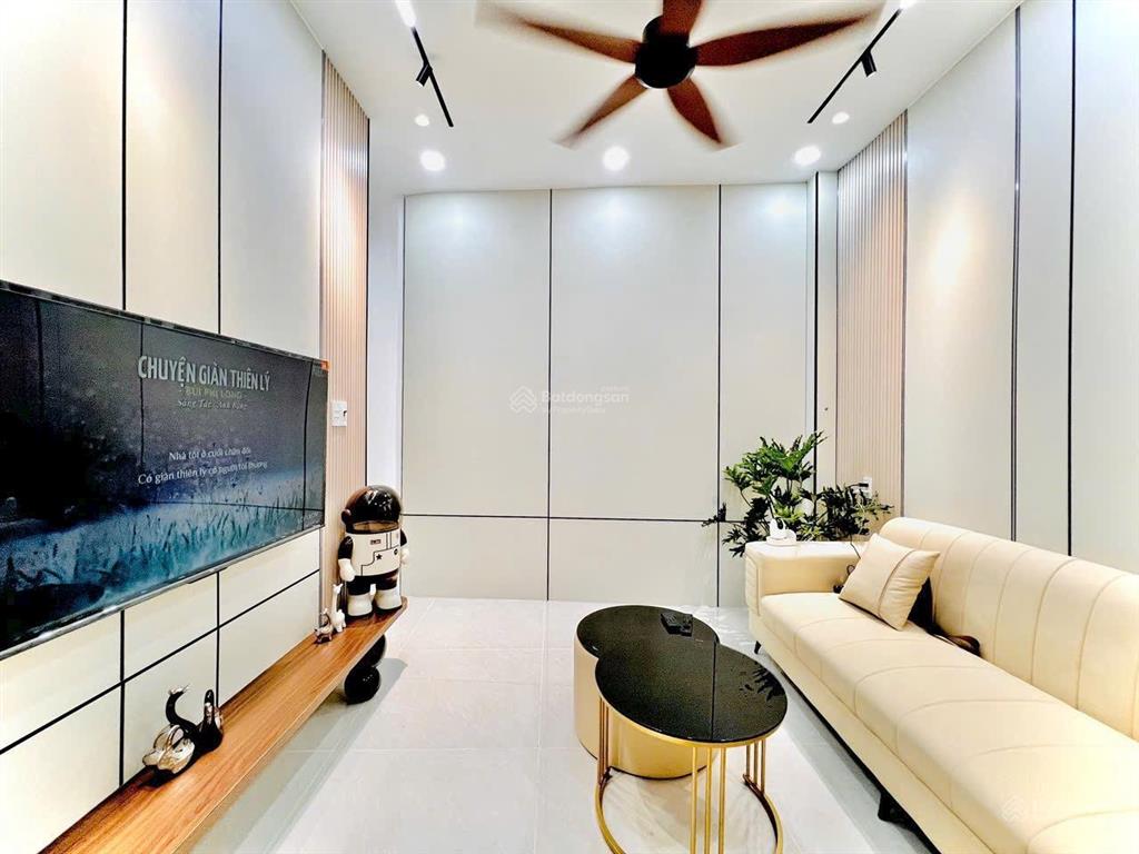 Nhà chinh chủ sổ riêng nguyễn văn quá dt sử dụng 44,5 m trệt lầu gồm 2 pn 2wc