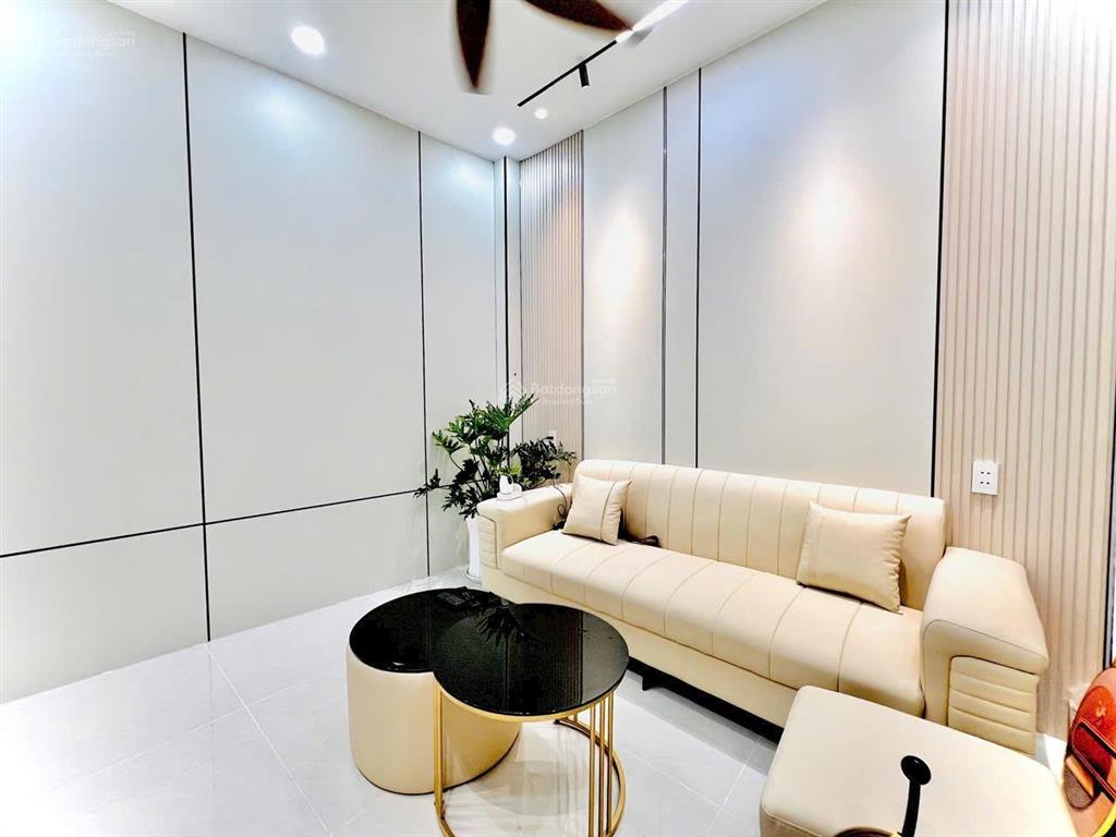 Nhà chinh chủ sổ riêng nguyễn văn quá dt sử dụng 44,5 m trệt lầu gồm 2 pn 2wc