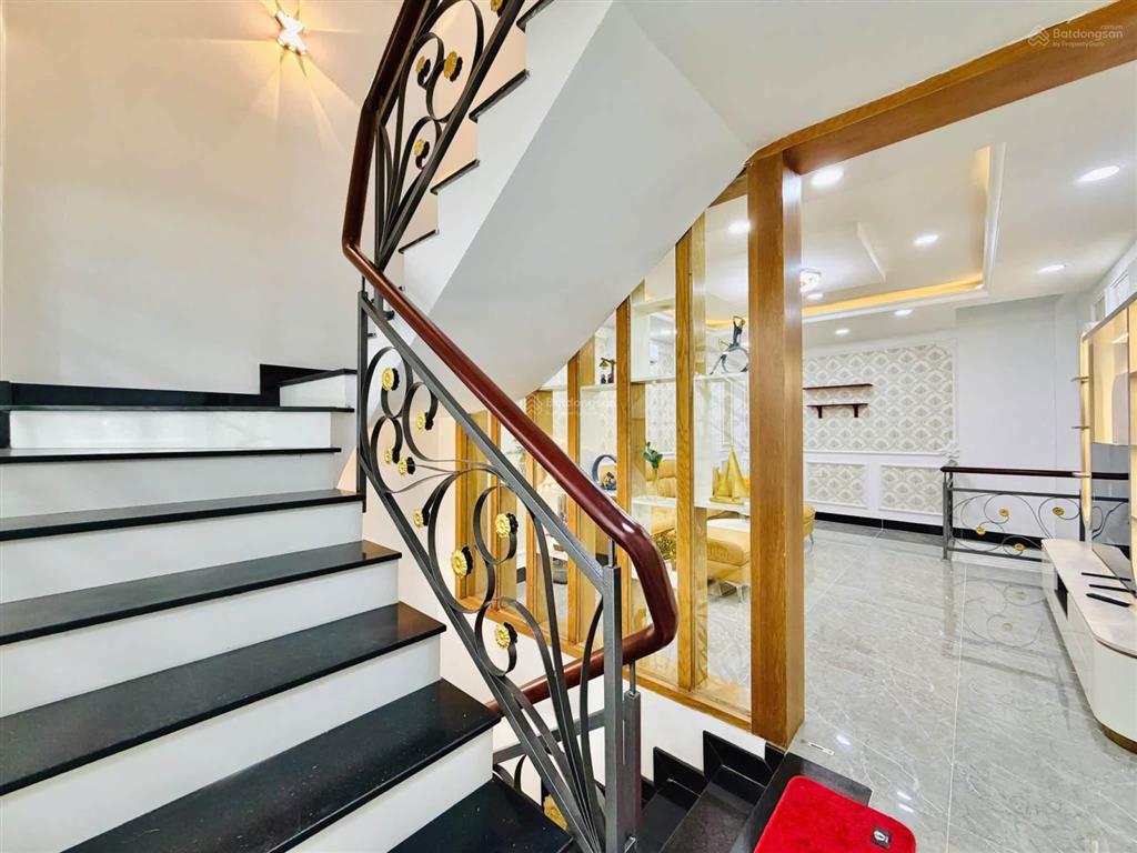 Lên sóng căn siêu phẩm trong khu đồng bộ rất đẹp phạm văn chiêu  p9 gò vấp dt 60 m gia 7,8 tỷ