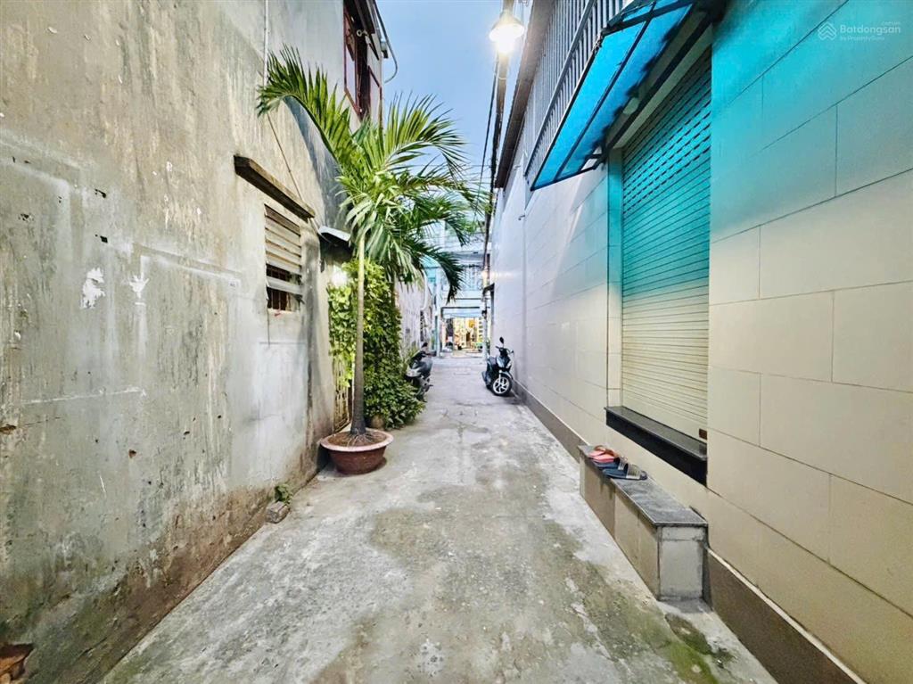 Nhà chính chủ thuộc đường nguyễn duy cung p.12 gò vấp dt ngang 3 dài 9 trệt lầu giá hơn 3 tỷ