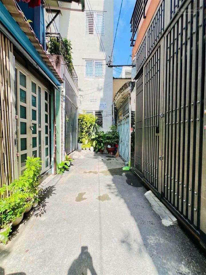 Nhà chính chủ mới
giá 4 tỷ 350 triệu tl
vị trí đường bùi quang là, phường an hội tây (p12 cũ).