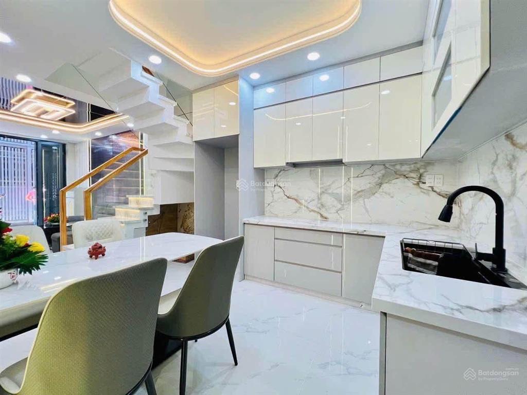 Nhà chính chủ mới
giá 4 tỷ 350 triệu tl
vị trí đường bùi quang là, phường an hội tây (p12 cũ).