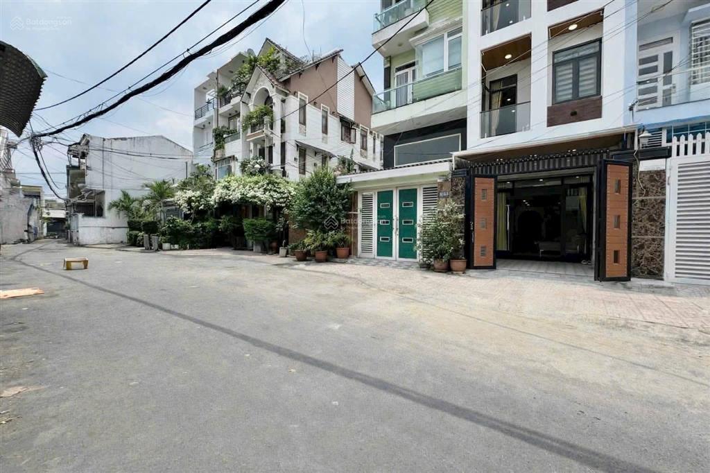 Hạ giá sốc 1 tỷ chỉ còn 8,8 tỷ nhà mới hxh 8m đ. phan huy ích
đối diện emart gò vấp
