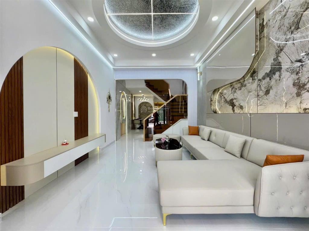 Hạ giá sốc 1 tỷ chỉ còn 8,8 tỷ nhà mới hxh 8m đ. phan huy ích
đối diện emart gò vấp