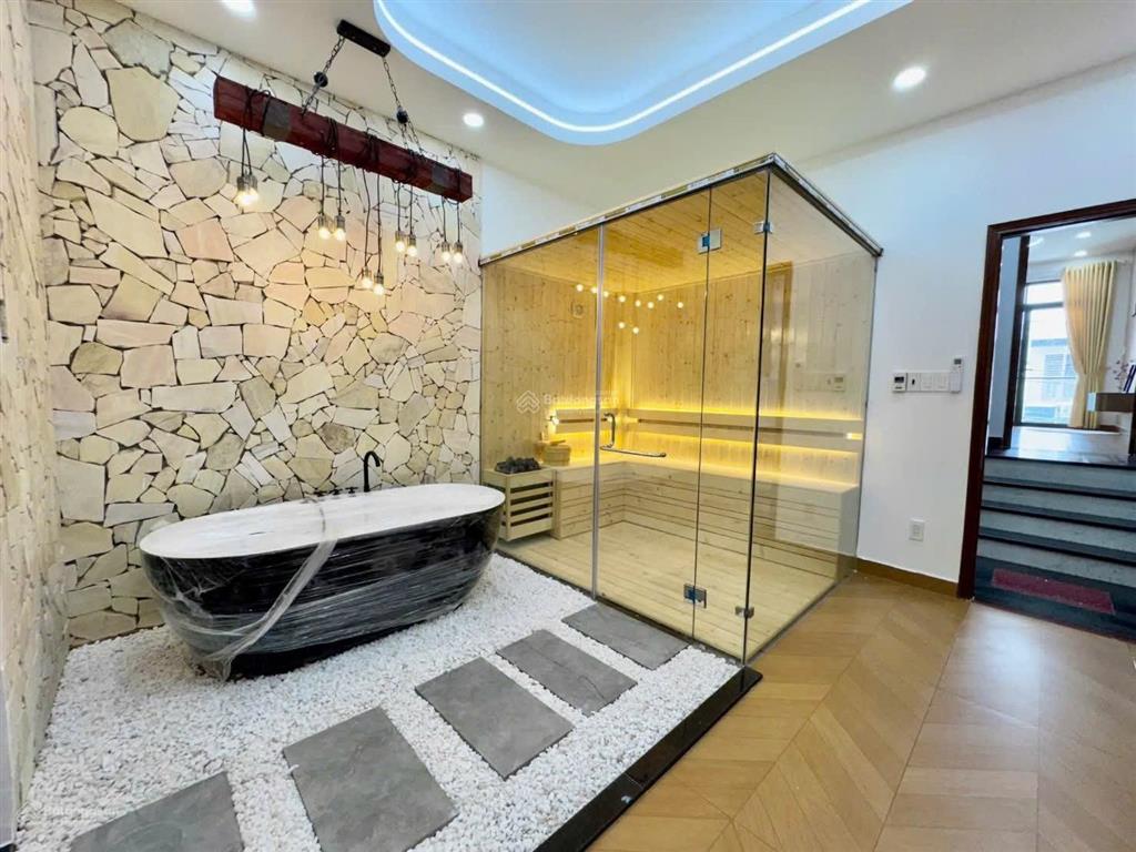 Hạ giá sốc 1 tỷ chỉ còn 8,8 tỷ nhà mới hxh 8m đ. phan huy ích
đối diện emart gò vấp